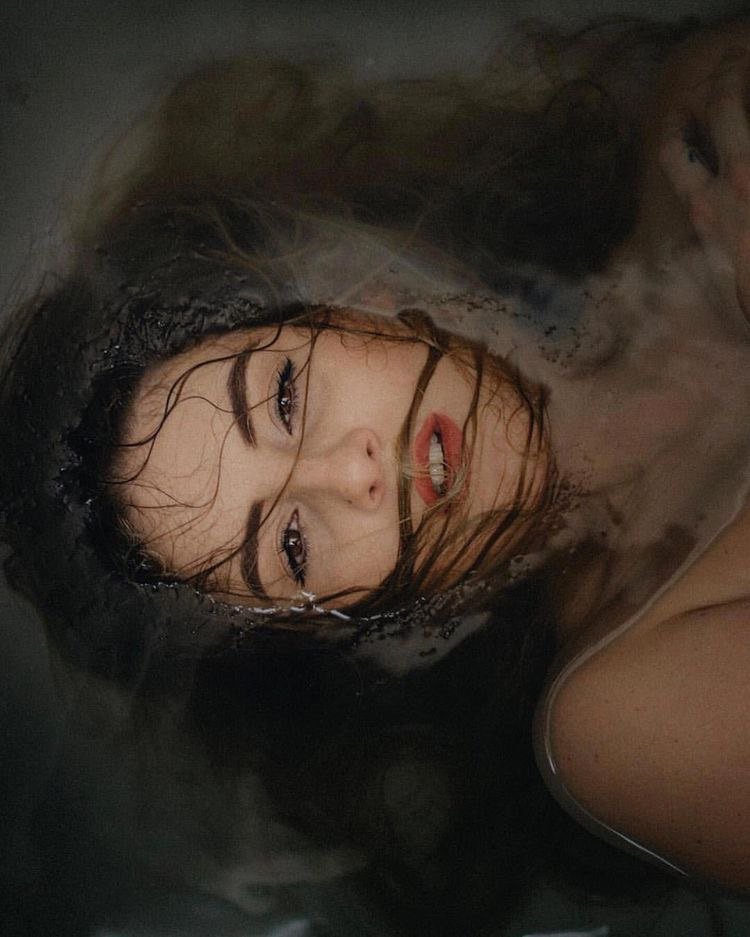 Девушка на воде — идея фотосессии