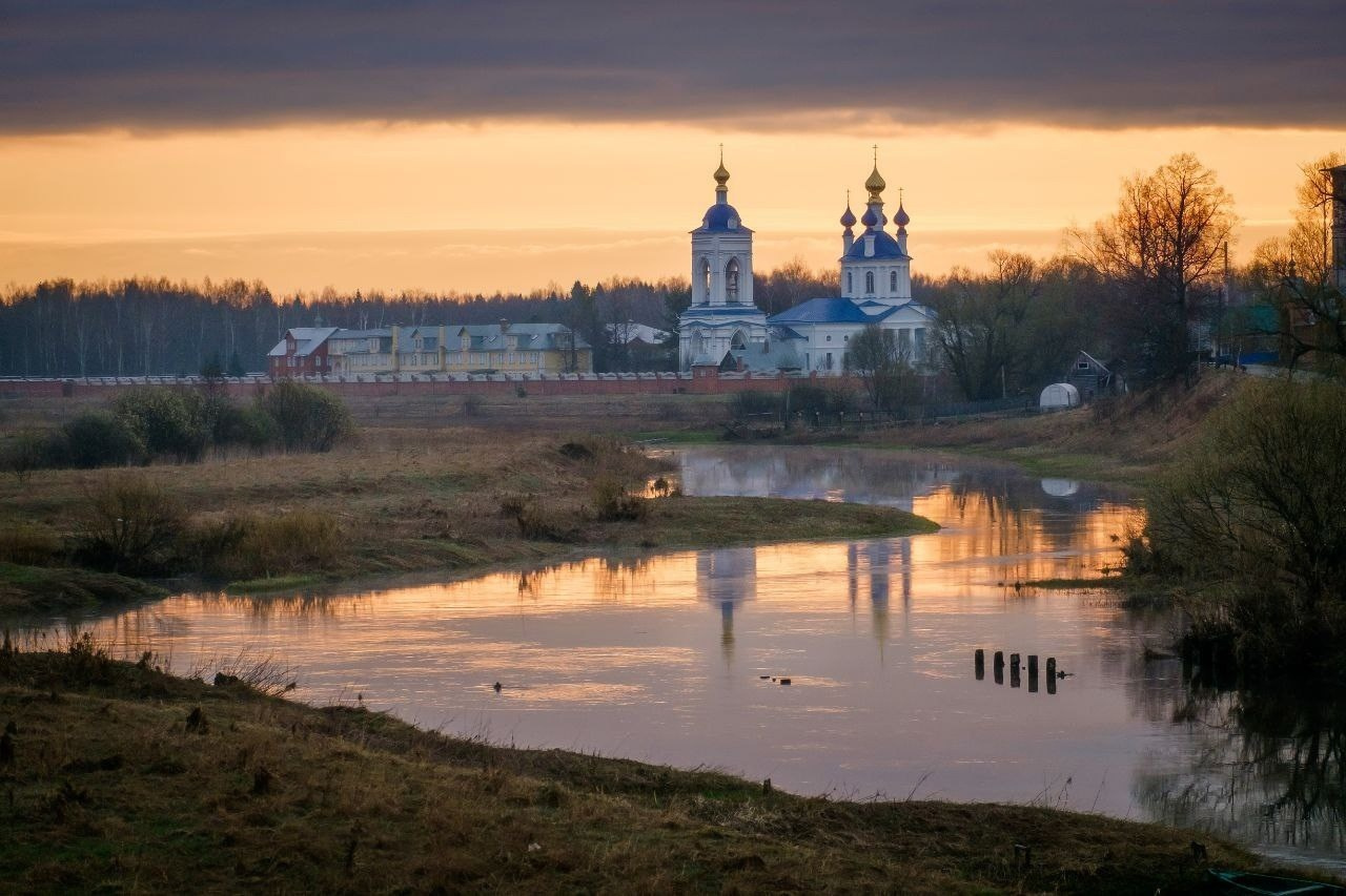 Антон и Татьяна Денисенко — В храме