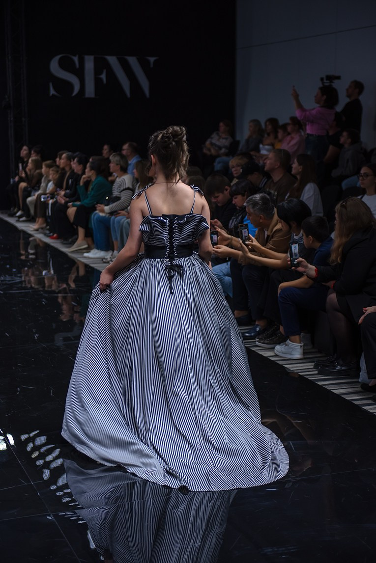 SochiFashionWeek2024 дизайнер Юлия Крылова. Семейный и коммерческий фотограф в Сочи Александр Бодунов