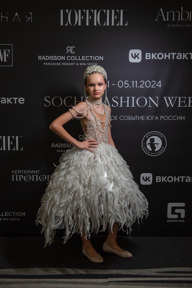 SochiFashionWeek2024 дизайнер Анохина Светлана. Семейный и коммерческий фотограф в Сочи Александр Бодунов
