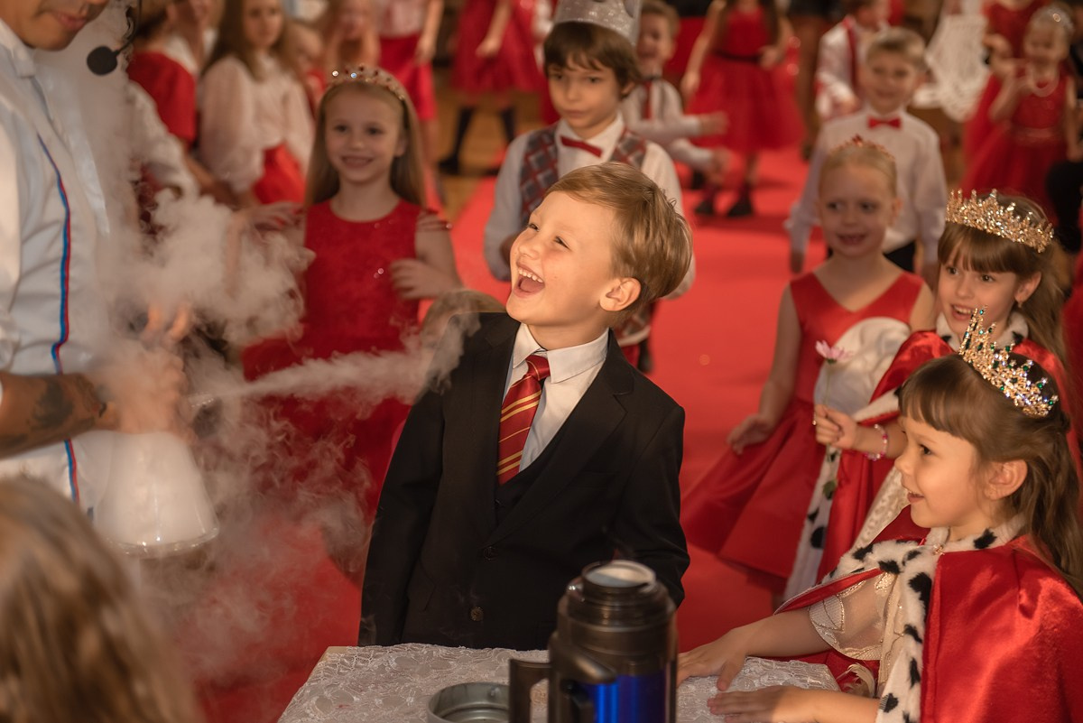 Выпускной в детской школе моделей HAPPYkids 2024. Семейный и коммерческий фотограф в Сочи Александр Бодунов