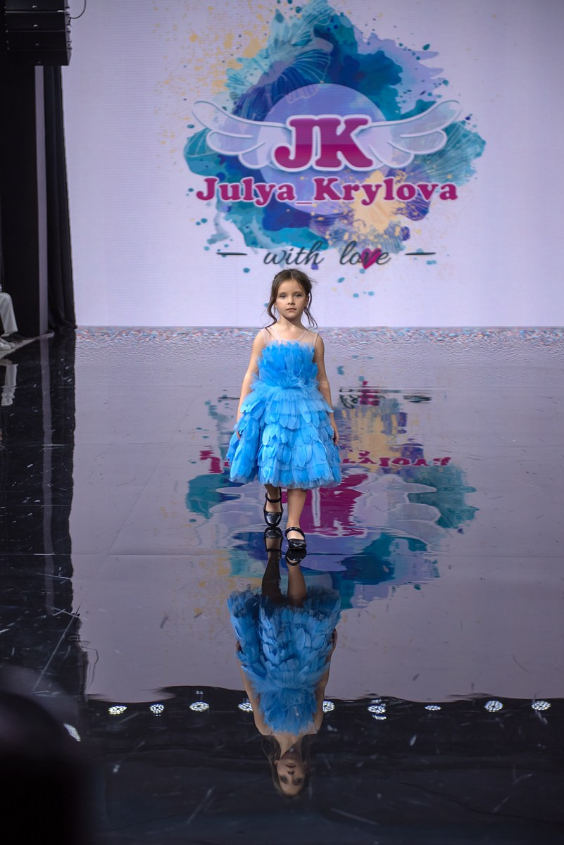 SochiFashionWeek2024 дизайнер Юлия Крылова. Семейный и коммерческий фотограф в Сочи Александр Бодунов