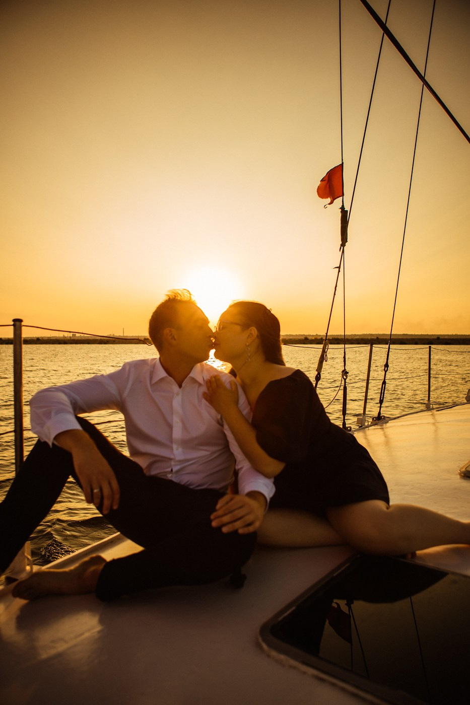 Захар и Татьяна. Прогулочная съемка на яхте. Фотографы в городе Волгограде — Людмила Агеева и Алексей Околелов