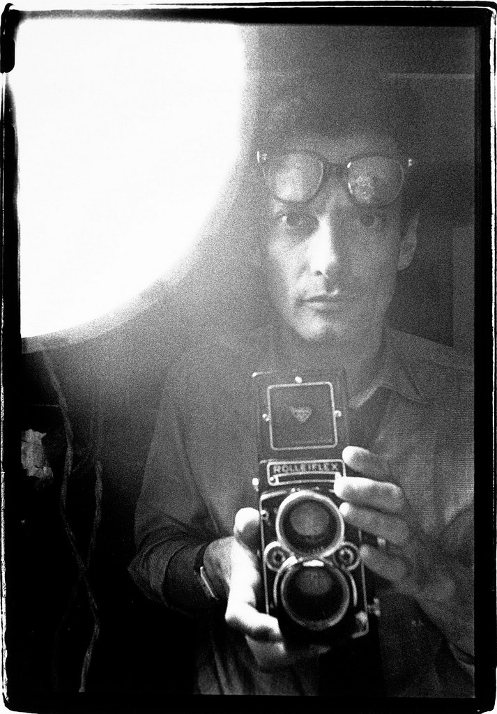 Ричард Аведон (1923-2004) — американский фотограф, мастер модной и портретной фотографии, чьи работы оказали значительное влияние на индустрию моды, искусство и культуру.
