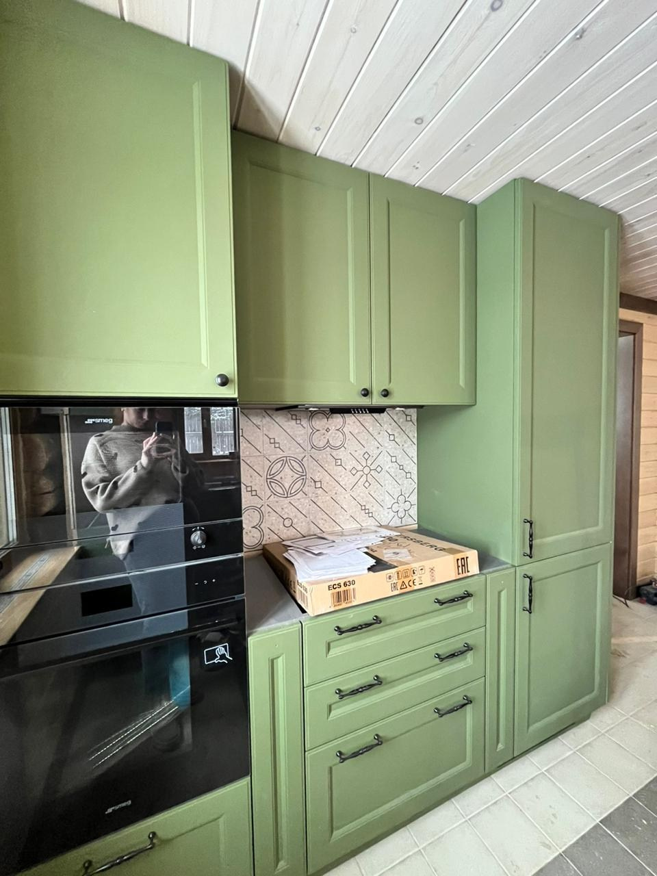 Фото с монтажа |Мебель на заказа: кухни, шкафы и т.д. в Томске. ГУДРУМ — Мебель на заказ в Томске | Кухни | Шкафы | Стулья и Столы