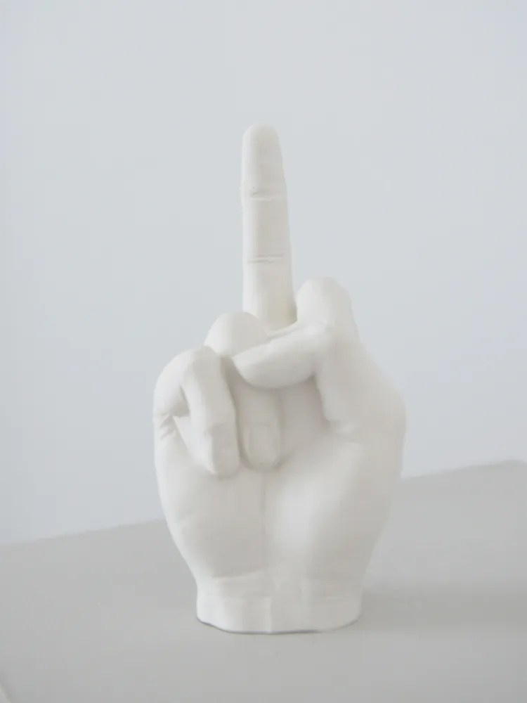 Статуэтка/фигурка «Средний палец»