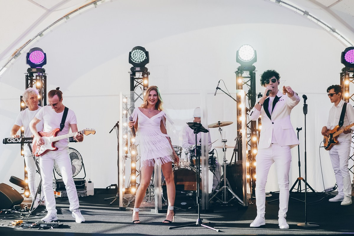 ИВЕНТОВЫЙ СВЕТ (EVENT LIGHT) НА СВАДЬБЕ. Фото и видеосъемка в Кызыле, аэросъемка Кызыл, фотограф, видеограф