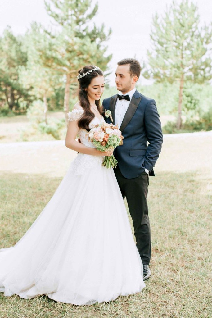 Свадьбы. Фотосессия в студии в Москве от профессионального фотографа услуги по доступным ценам