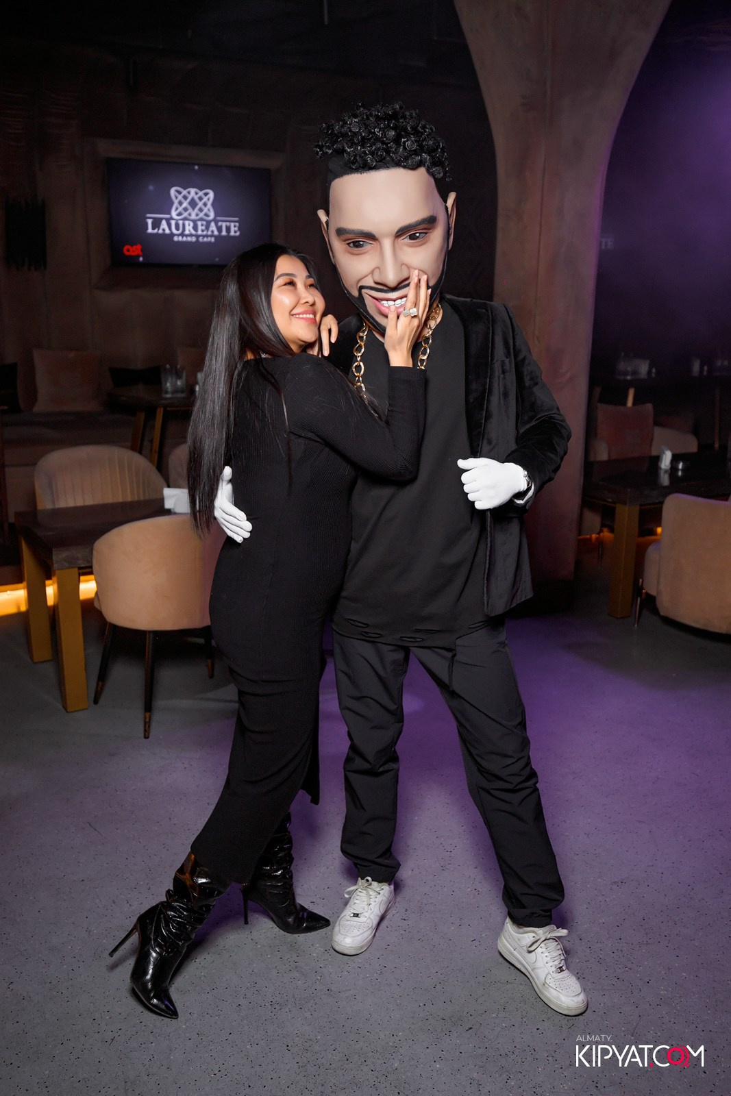 LAUREATE GRAND CAFE. КИПЯТКОМ АЛМАТЫ!