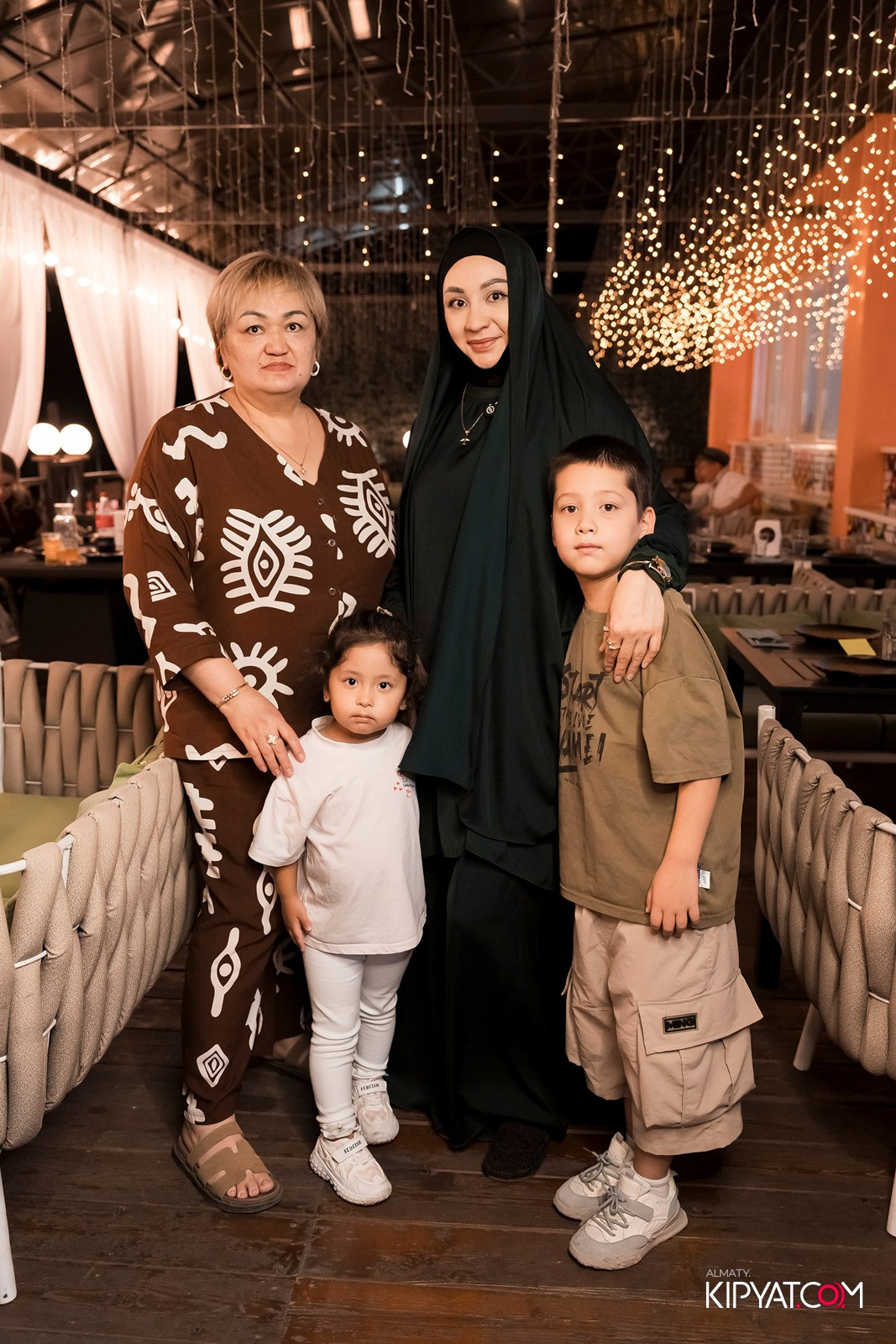 СЕМЕЙНЫЙ РЕСТОРАН BAZAAR. КИПЯТКОМ АЛМАТЫ!