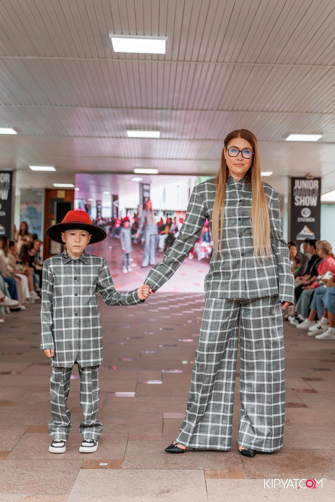 JUNIOR FASHION SHOW. КИПЯТКОМ АЛМАТЫ!