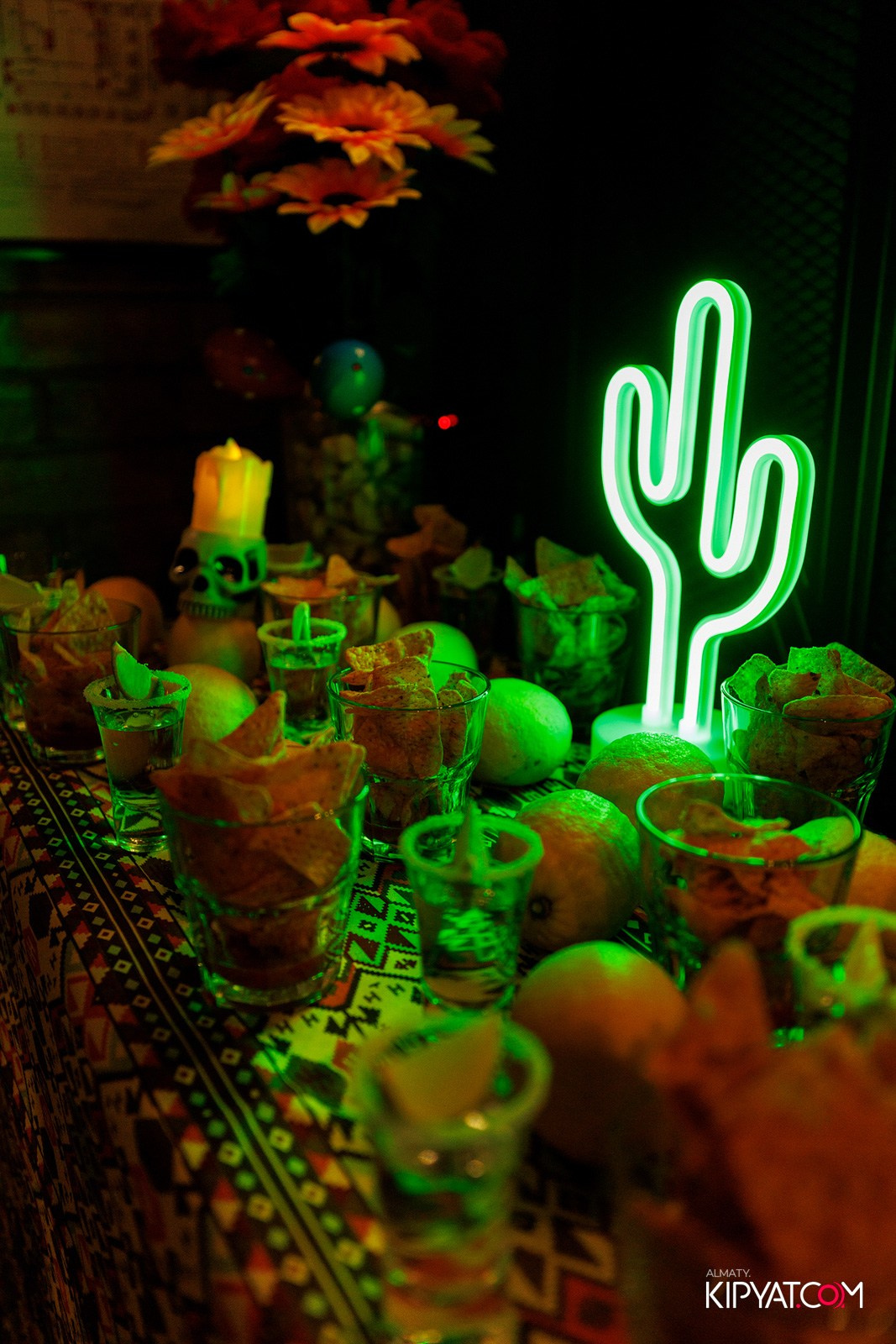 ПИНТА НА АУЭЗОВА. КИПЯТКОМ АЛМАТЫ!