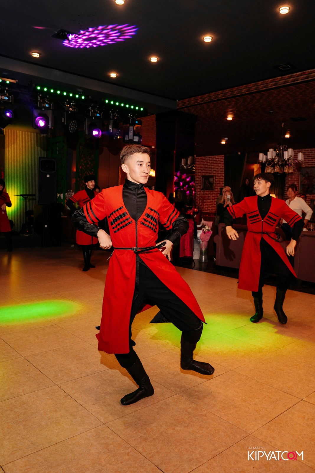 РЕСТОРАН ВЕСЕЛИДЗЕ НА АБАЯ. КИПЯТКОМ АЛМАТЫ!