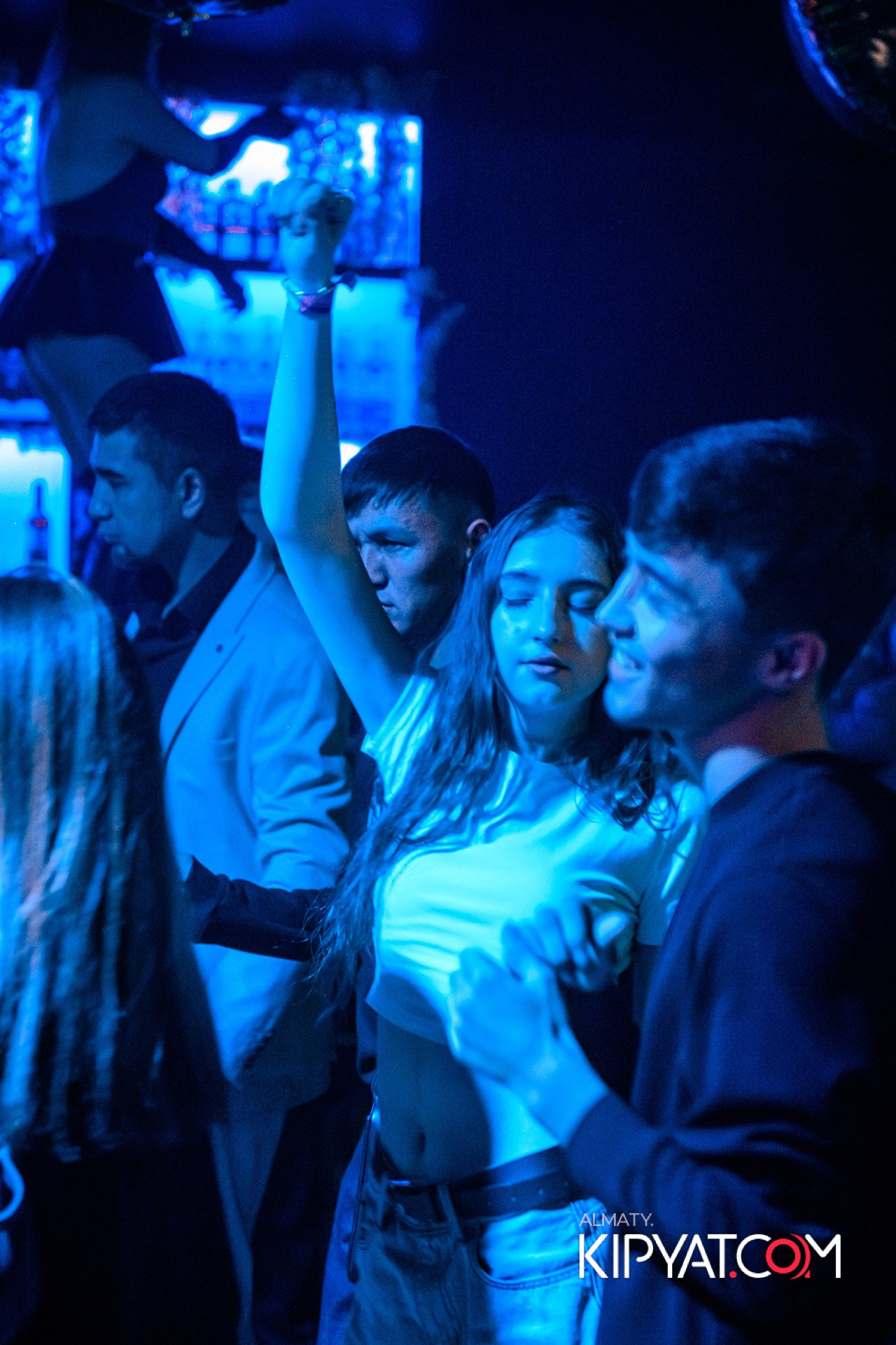 UYAT EMES BAR. КИПЯТКОМ АЛМАТЫ!