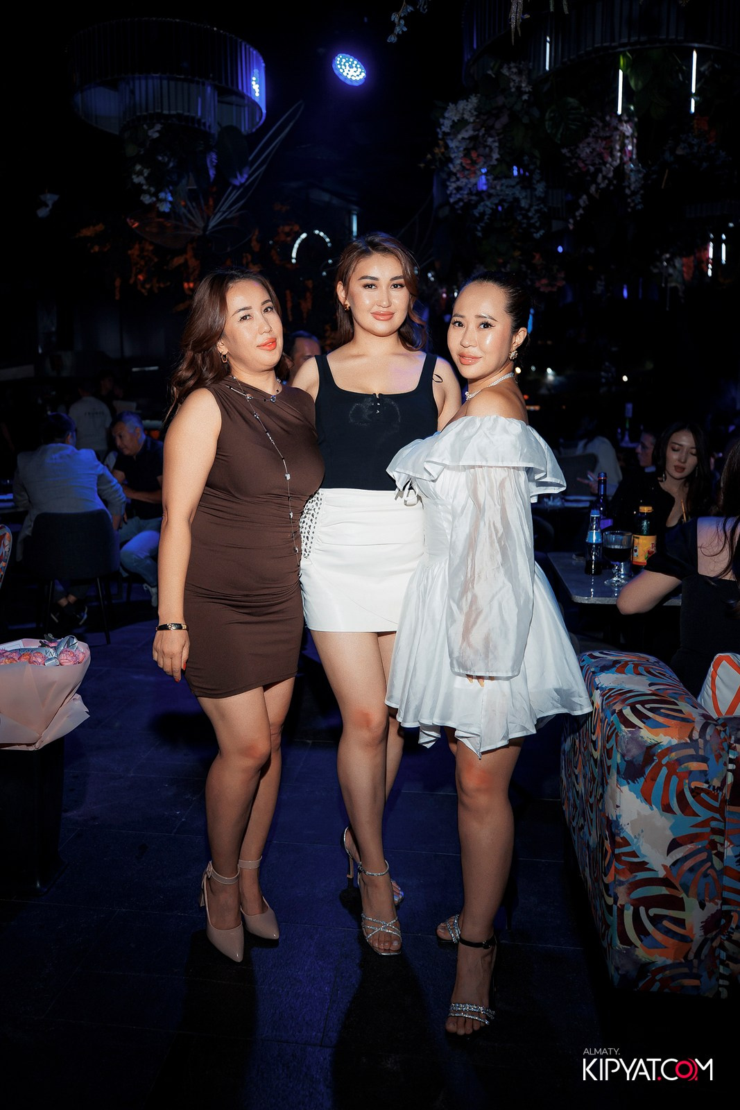 FRIENDS BAR & TERRACE. КИПЯТКОМ АЛМАТЫ!