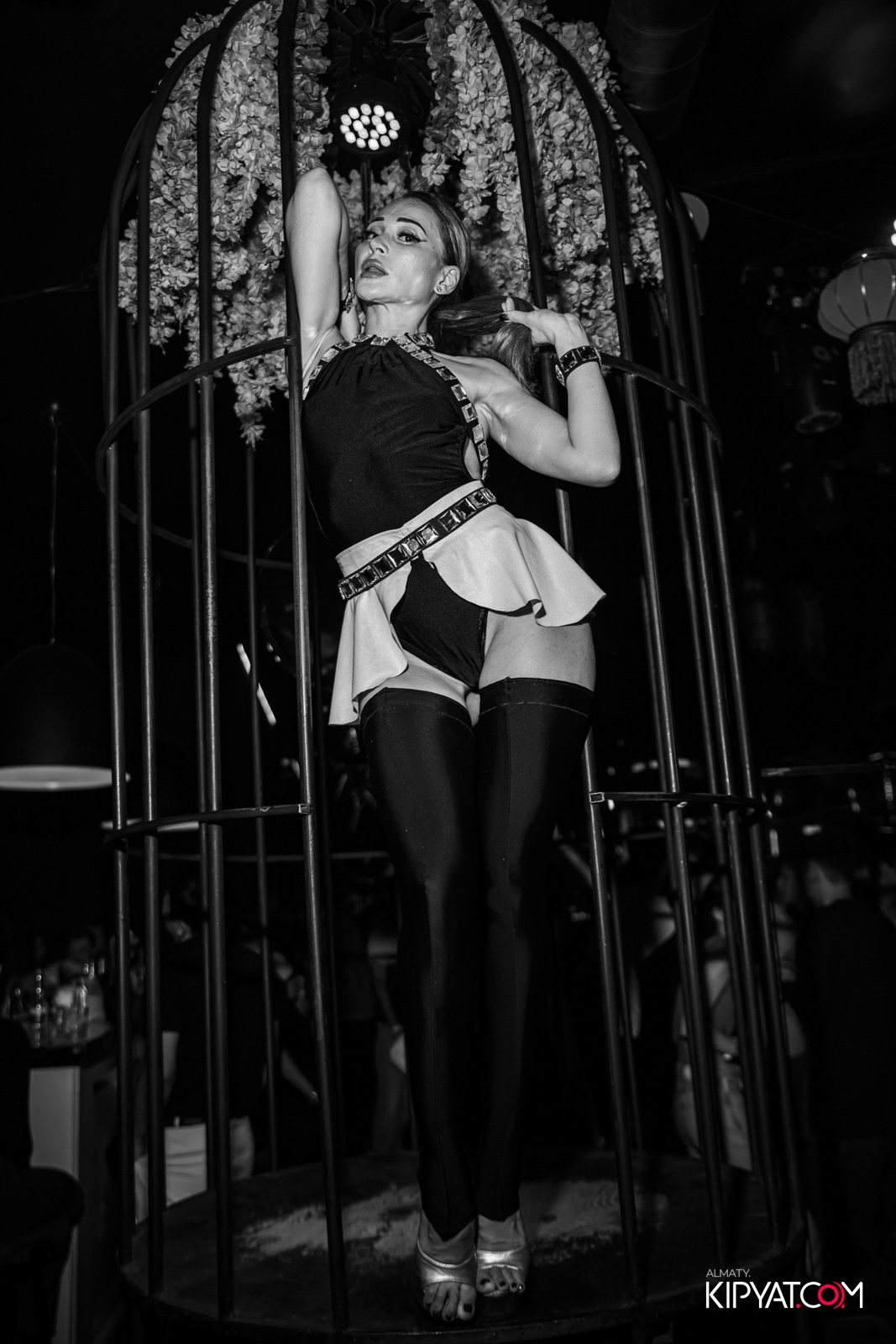 UYAT EMES BAR. КИПЯТКОМ АЛМАТЫ!