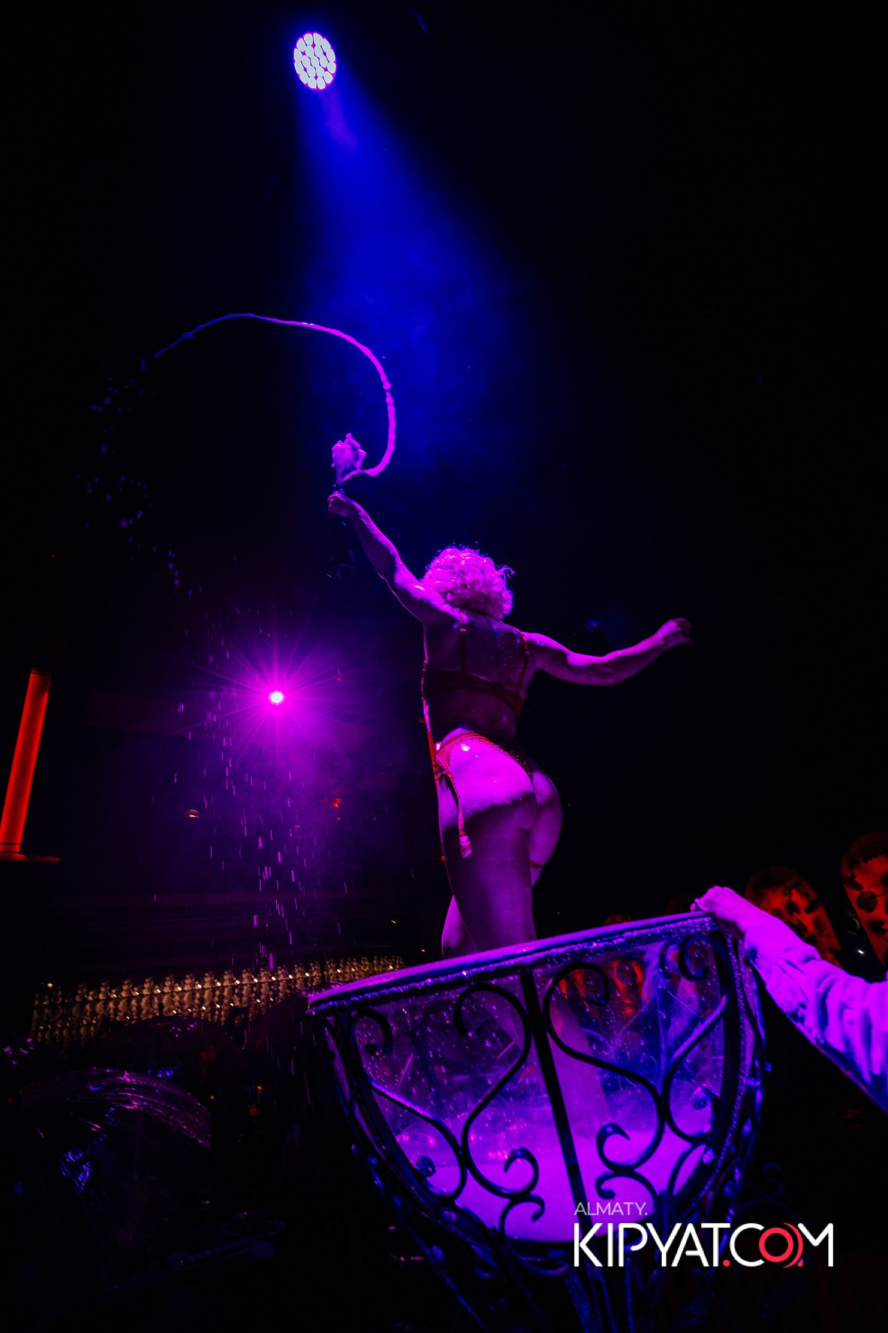 QUEEN. КИПЯТКОМ АЛМАТЫ!