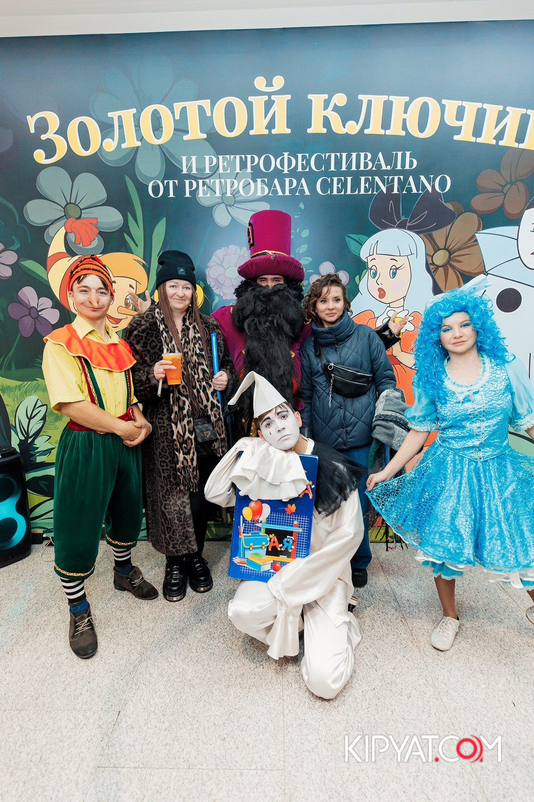 ЗОЛОТОЙ КЛЮЧИК И РЕТРОФЕСТИВАЛЬ ОТ РЕСТОБАРА CELENTANO. КИПЯТКОМ АЛМАТЫ!