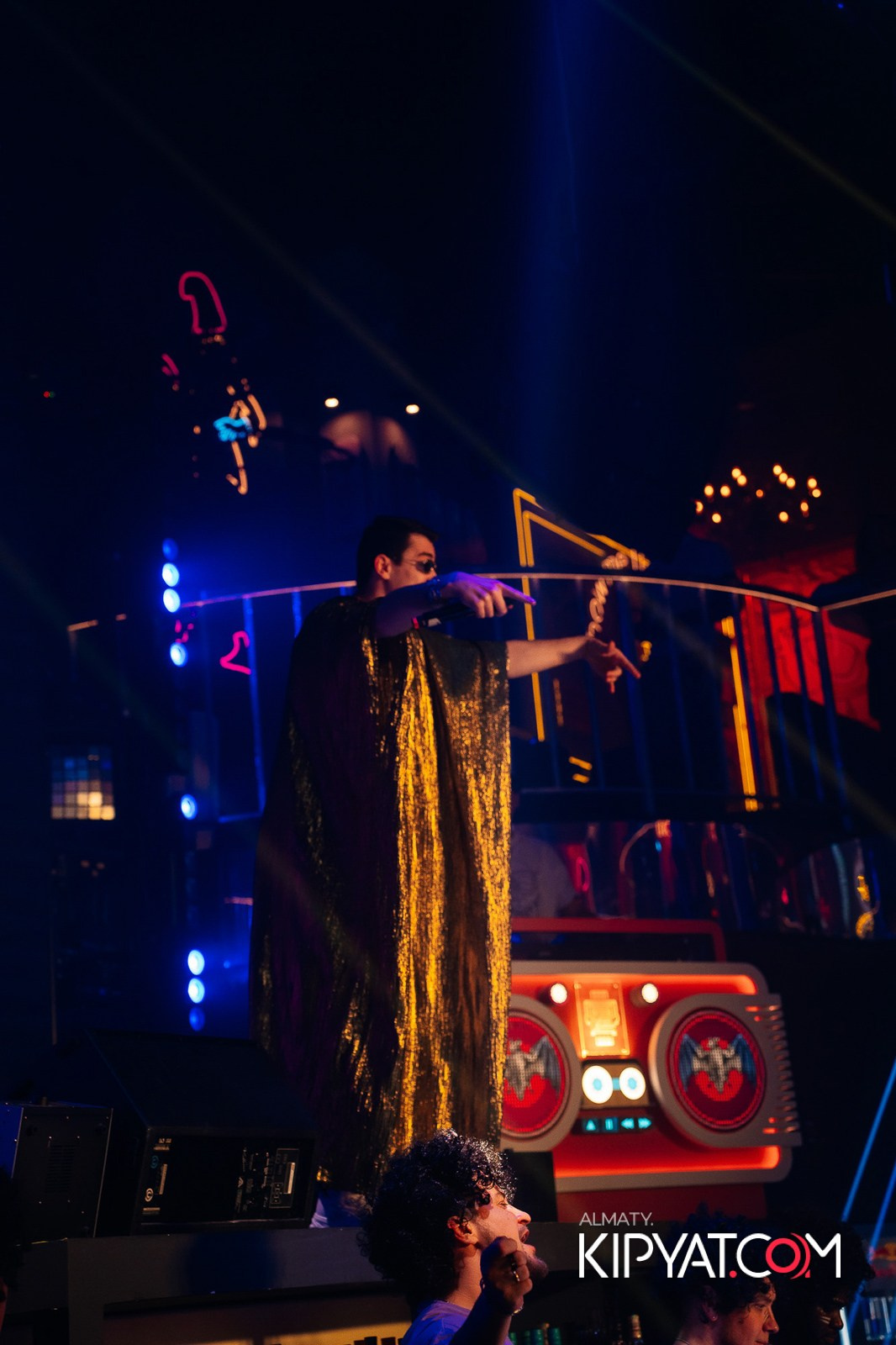 SANTA BARBARA — ВЫСТУПЛЕНИЕ LIZWI. КИПЯТКОМ АЛМАТЫ!