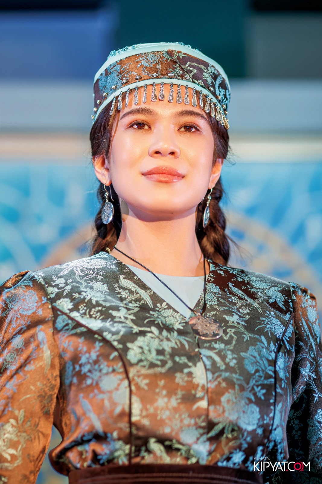 FASHION ПОКАЗ, КАЗАХСКОЙ НАЦИОНАЛЬНОЙ ОДЕЖДЫ. КИПЯТКОМ АЛМАТЫ!
