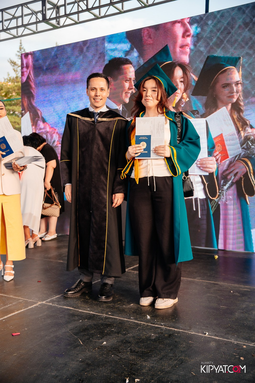 ВРУЧЕНИЕ ДИПЛОМОВ — НАРХОЗ КОЛЛЕДЖ. Part 4. КИПЯТКОМ АЛМАТЫ!