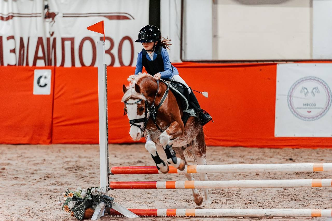 КОНКУР в КЦ ИЗМАЙЛОВО, III ЭТАП «ЗОЛОТОЕ СТРЕМЯ». Куракина Дарья • Конный фотограф