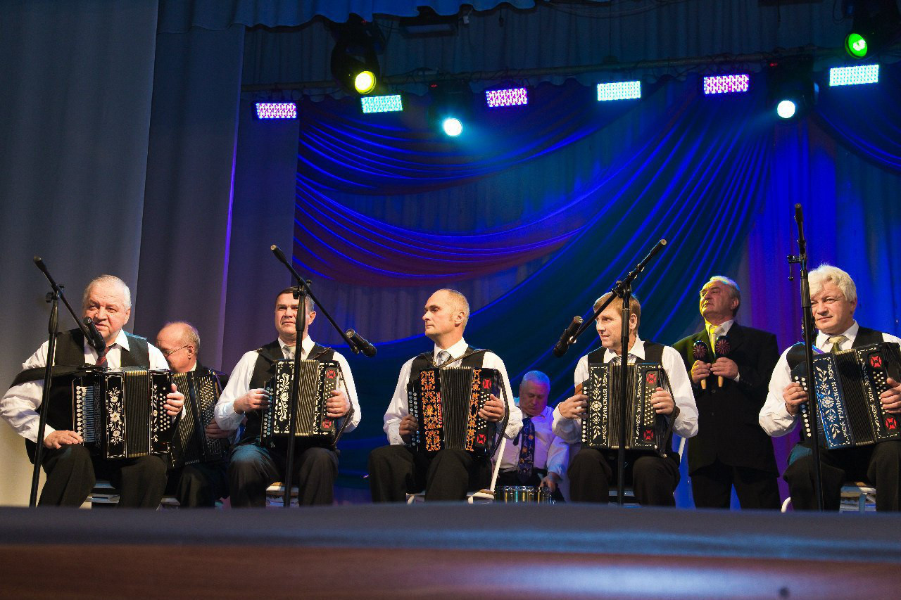 НАРОДНЫЙ АНСАМБЛЬ ГАРМОНИСТОВ. Дворец Культуры г. Заволжья