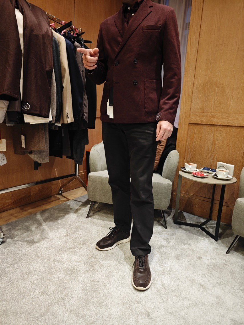 VIP-шопинг со стилистом в ЦУМе. Покупка двубортного пиджака для мужчины