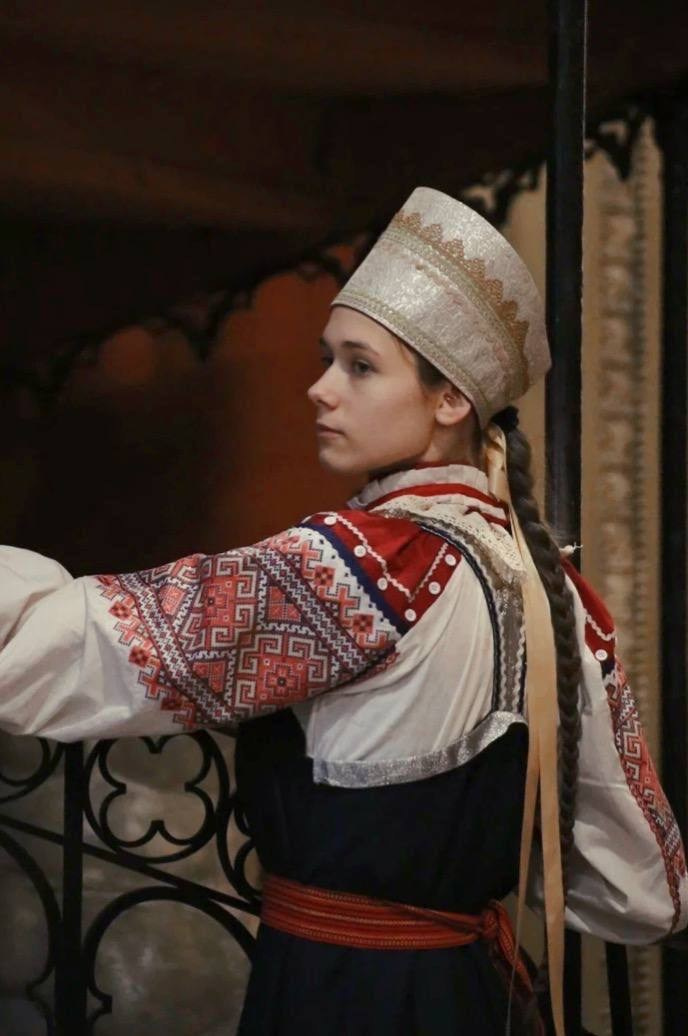 Русский народный. Костюмер, художник кино и телевидения в спб