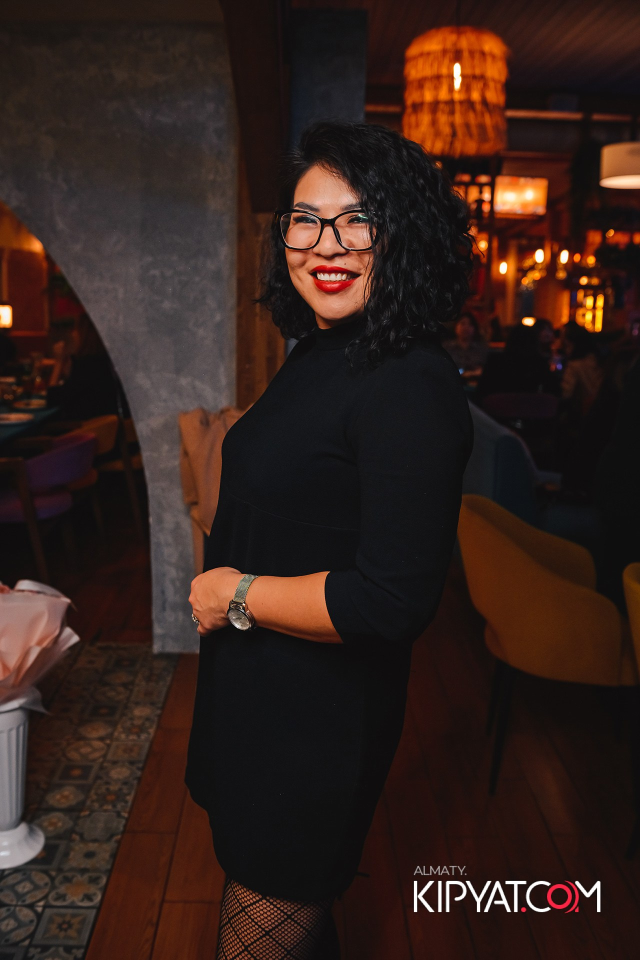 ГРУЗИНСКИЙ ДВОР НА КАБАНБАЙ БАТЫРА. КИПЯТКОМ АЛМАТЫ!