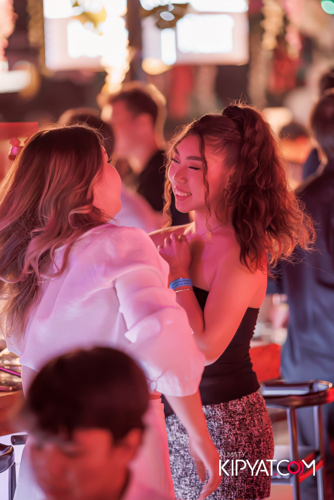 SKY BAR. КИПЯТКОМ АЛМАТЫ!