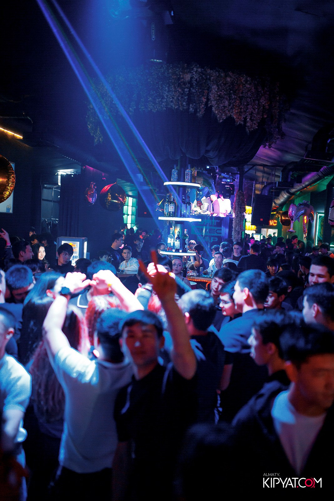 UYAT EMES BAR. КИПЯТКОМ АЛМАТЫ!