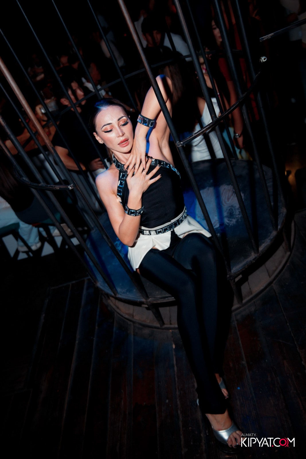 UYAT EMES BAR. КИПЯТКОМ АЛМАТЫ!