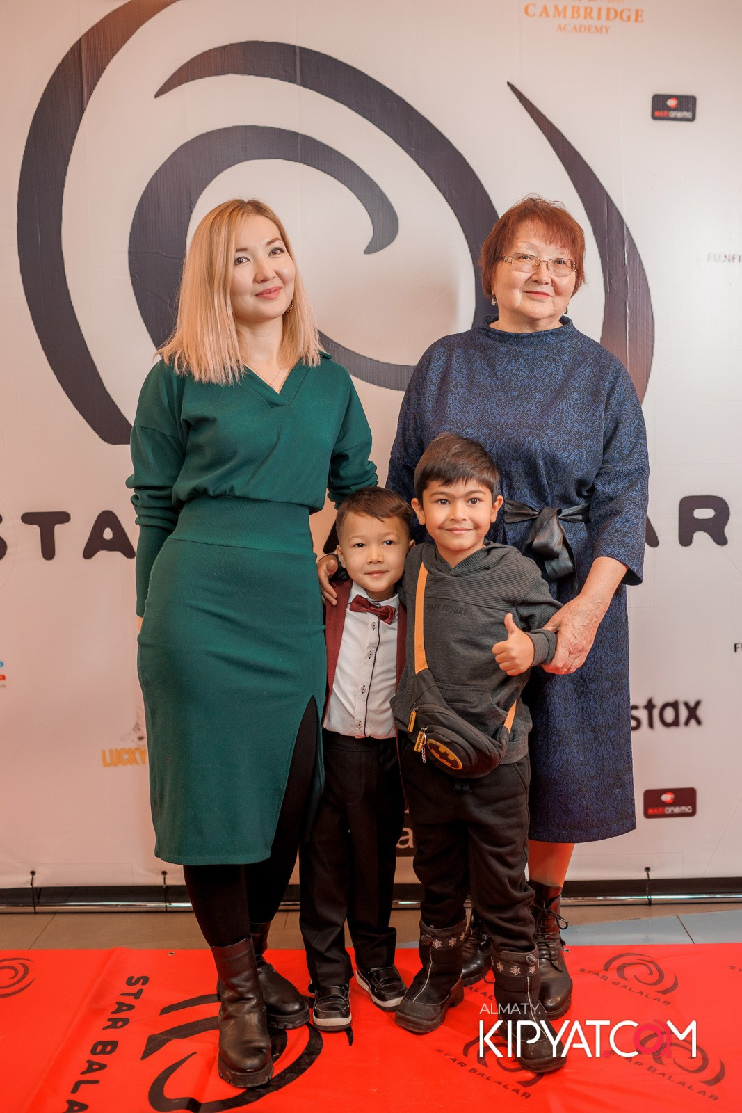 ПРЕЗЕНТАЦИЯ 8 ГРУППЫ КИНОПРОЕКТА «STARBALALAR». КИПЯТКОМ АЛМАТЫ!