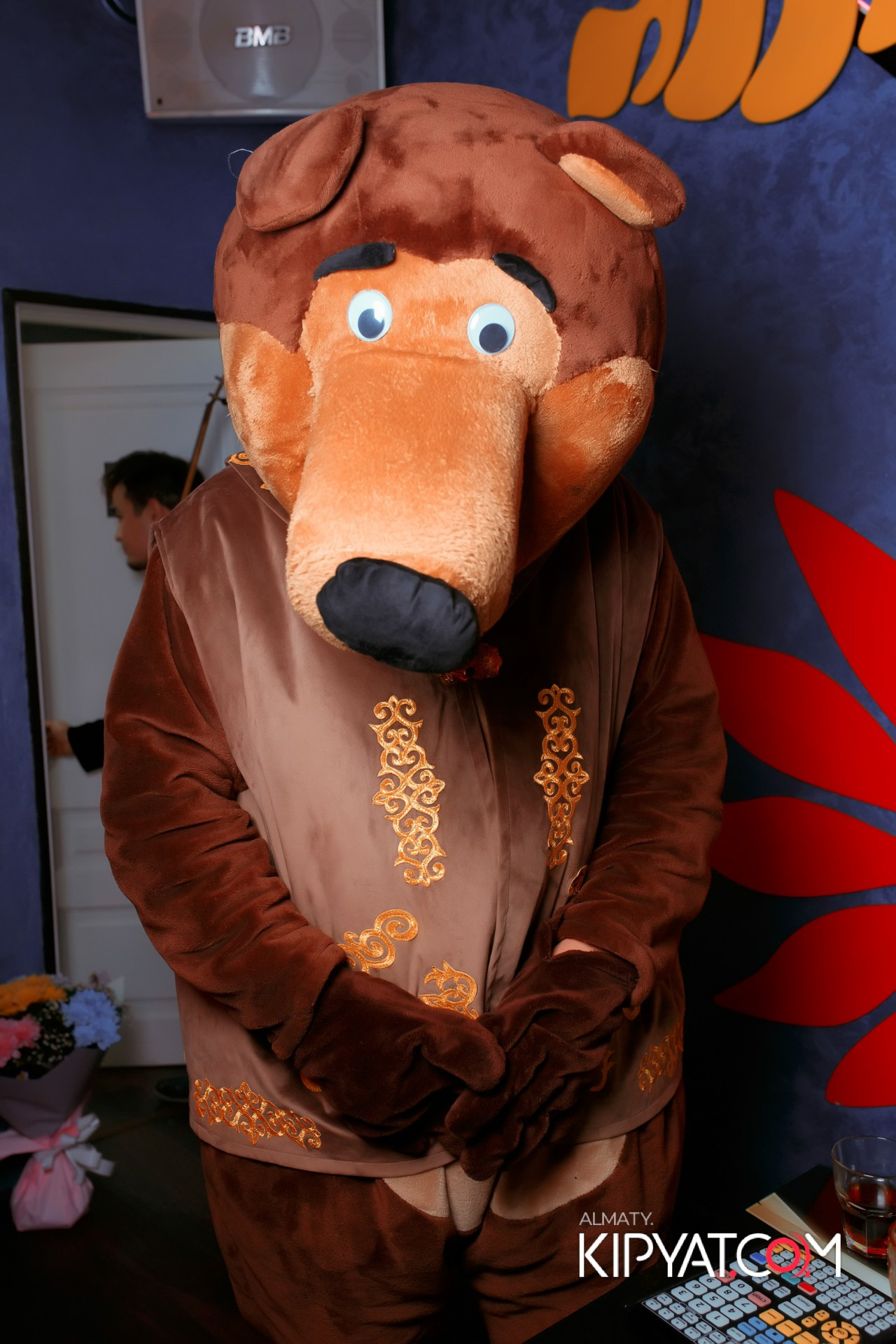 УХО И МЕДВЕДЬ НА САИНА. КИПЯТКОМ АЛМАТЫ!