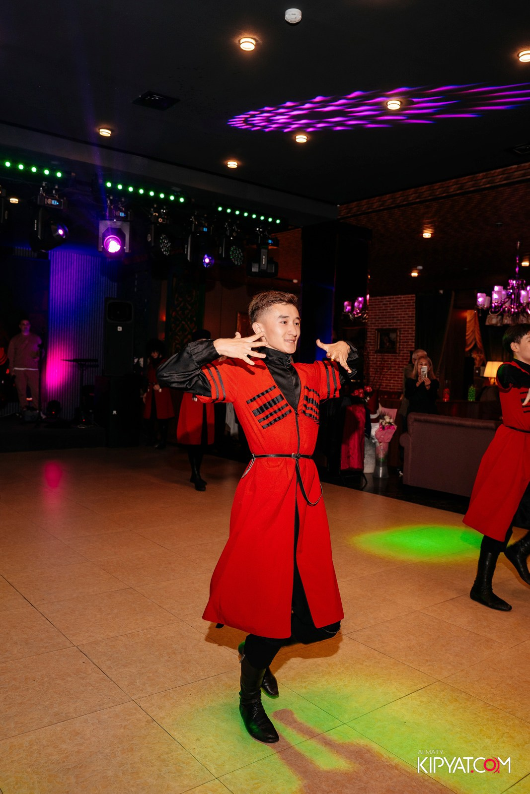 РЕСТОРАН ВЕСЕЛИДЗЕ НА АБАЯ. КИПЯТКОМ АЛМАТЫ!