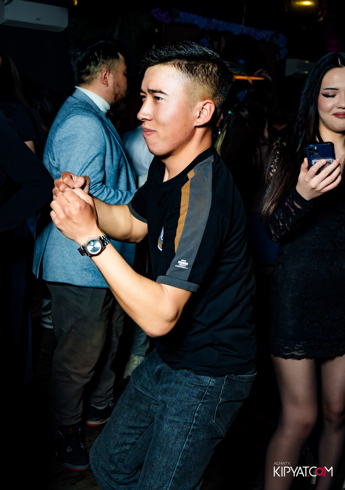 UYAT EMES BAR. КИПЯТКОМ АЛМАТЫ!