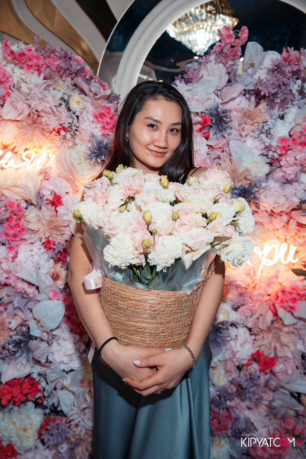 УХО И МЕДВЕДЬ НА КУРМАНГАЗЫ. КИПЯТКОМ АЛМАТЫ! Фотосъемка мероприятий в Алматы