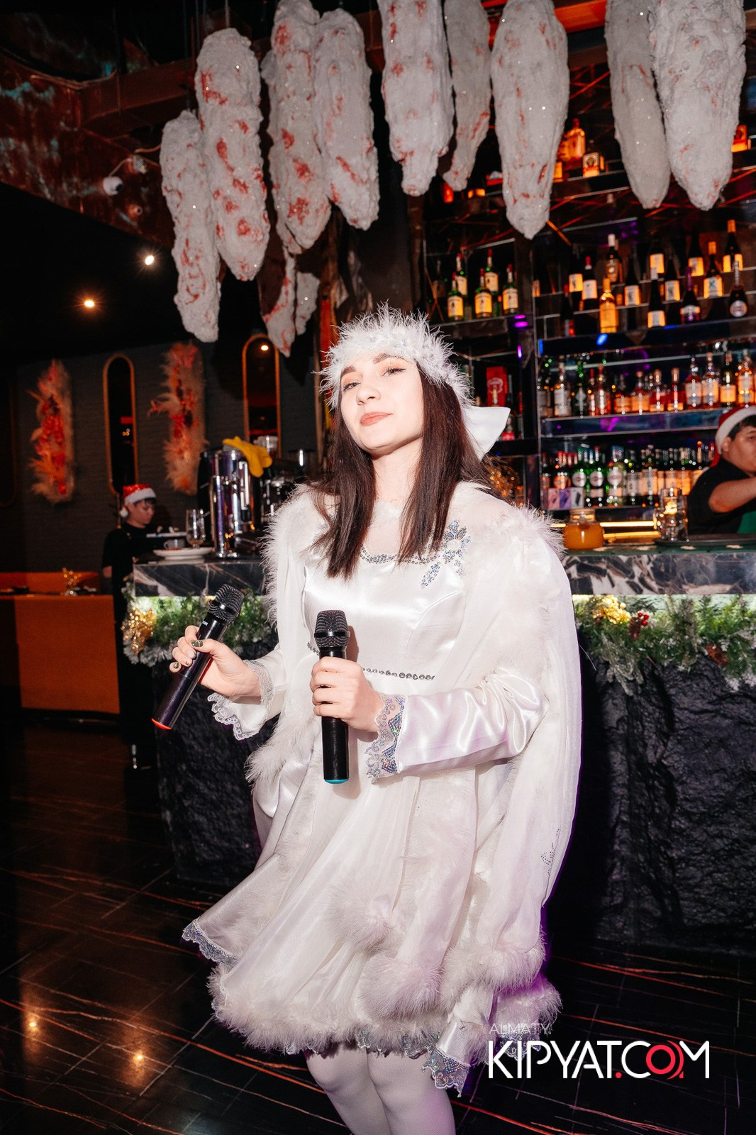 БАР ПАНАЕХАЛИ НА ТОЛЕ БИ. КИПЯТКОМ АЛМАТЫ!