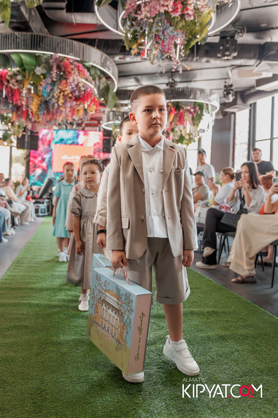 PROM KIDS FASHION SHOW. КИПЯТКОМ АЛМАТЫ!