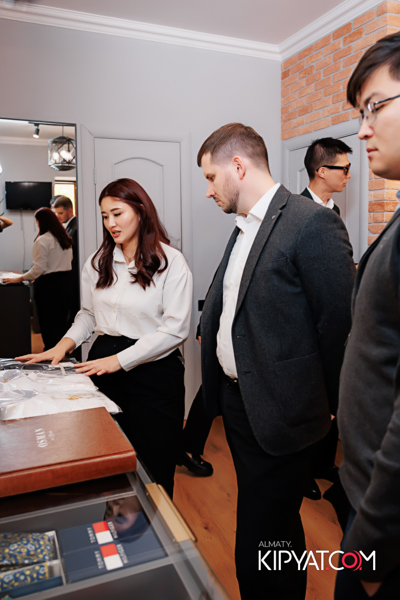 ОТКРЫТИЕ МАГАЗИНА МУЖСКОЙ ОДЕЖДЫ. КИПЯТКОМ АЛМАТЫ!