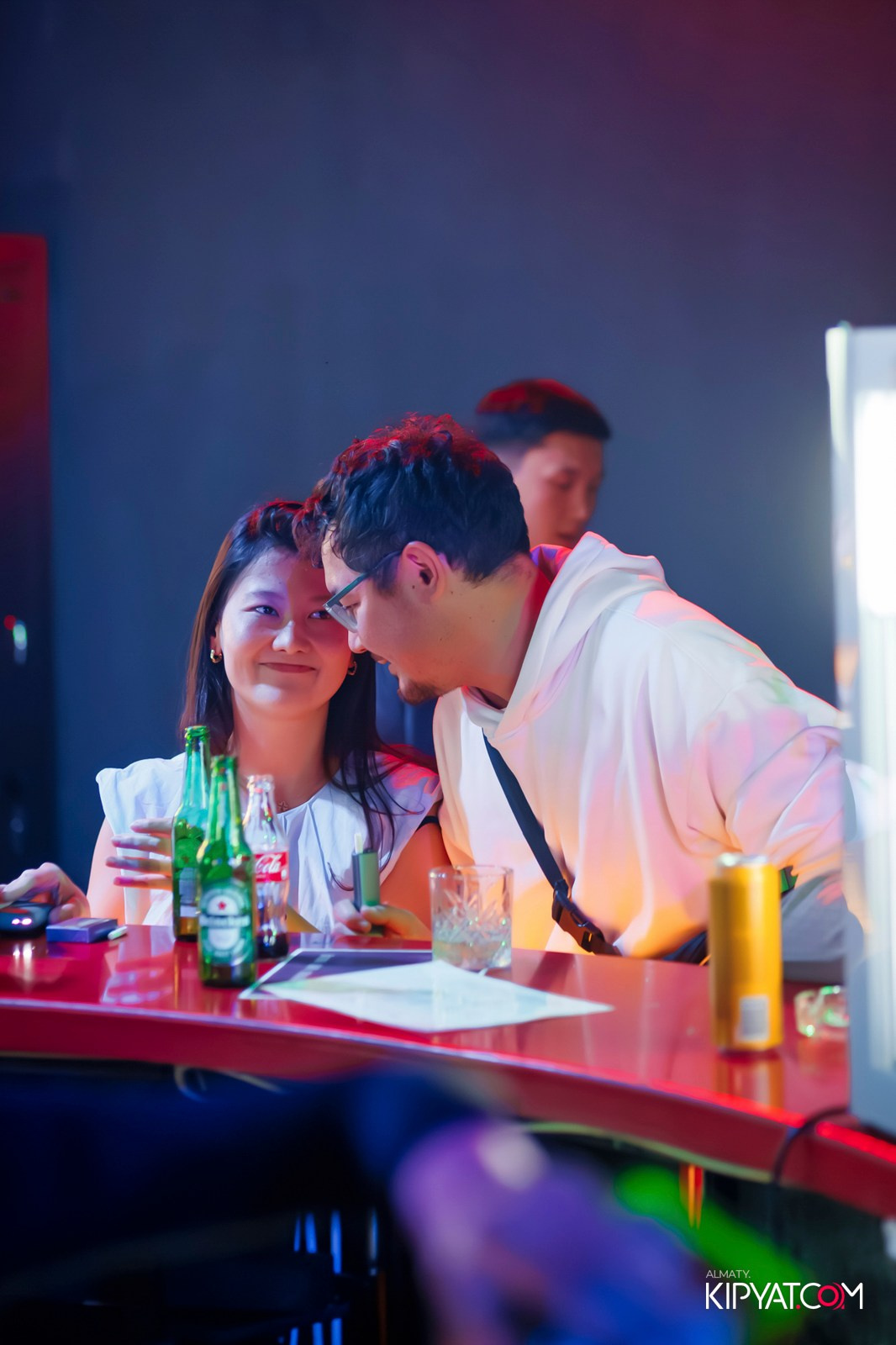 UYAT EMES BAR. КИПЯТКОМ АЛМАТЫ!