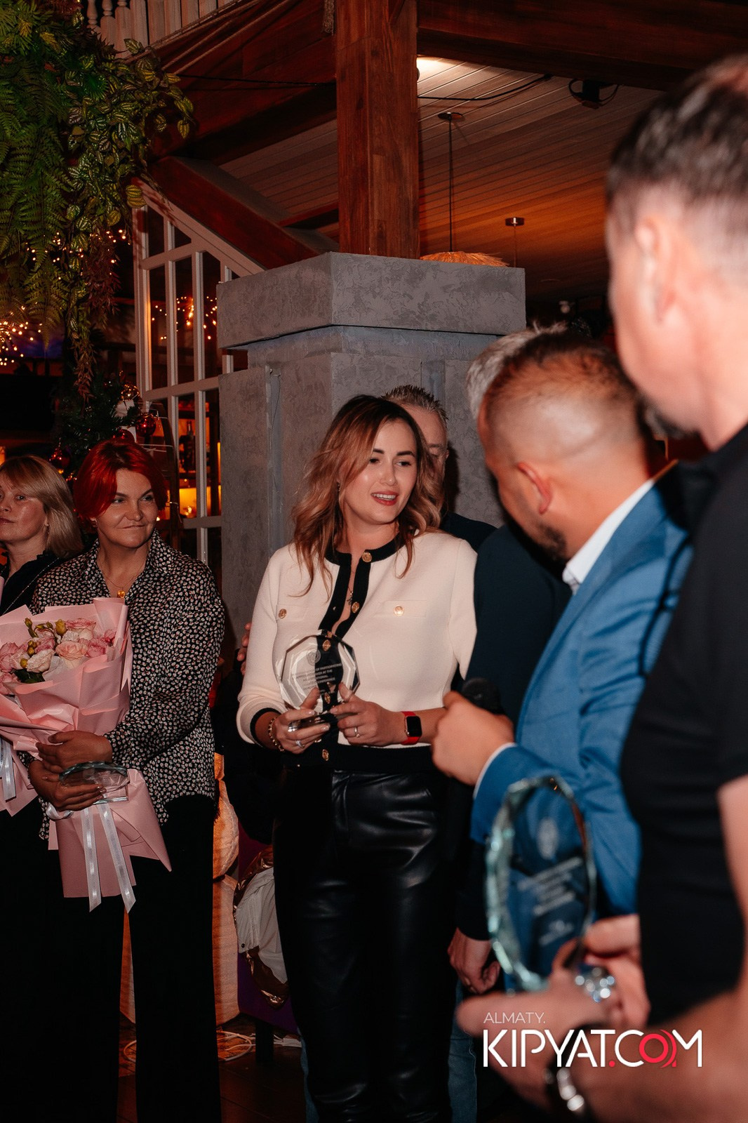 ГРУЗИНСКИЙ ДВОР НА КАБАНБАЙ БАТЫРА. КИПЯТКОМ АЛМАТЫ!