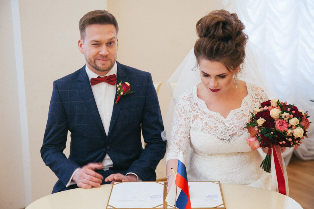 Зимняя свадебная фотосъемка в Санкт-Петербурге. Фотограф крещение венчание в Петербурге! Помогает подобрать храм и посоветовал душевного батюшку в СПб