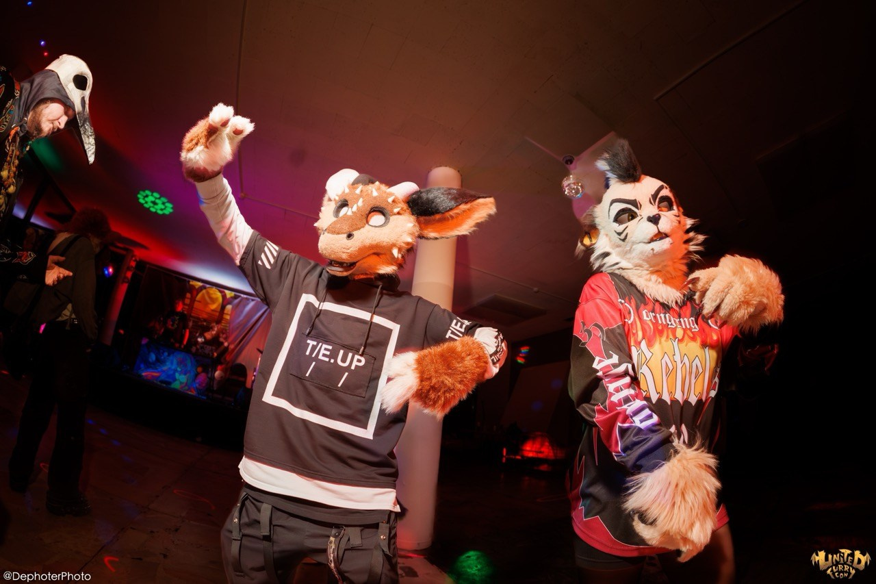 United Furry Convention 2026. Различные мероприятия и просто фотографии людей