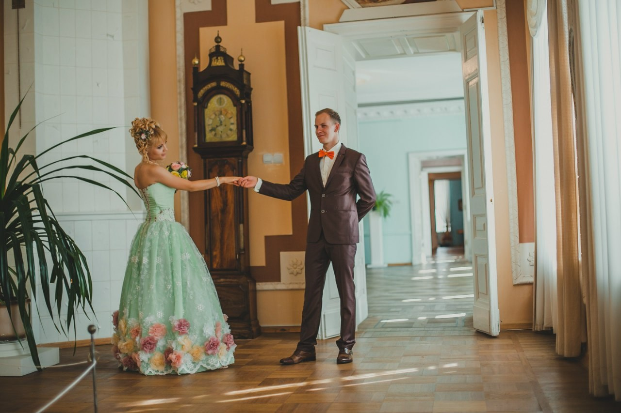 Примеры свадебных платьев. Модельер Евгений Бременев