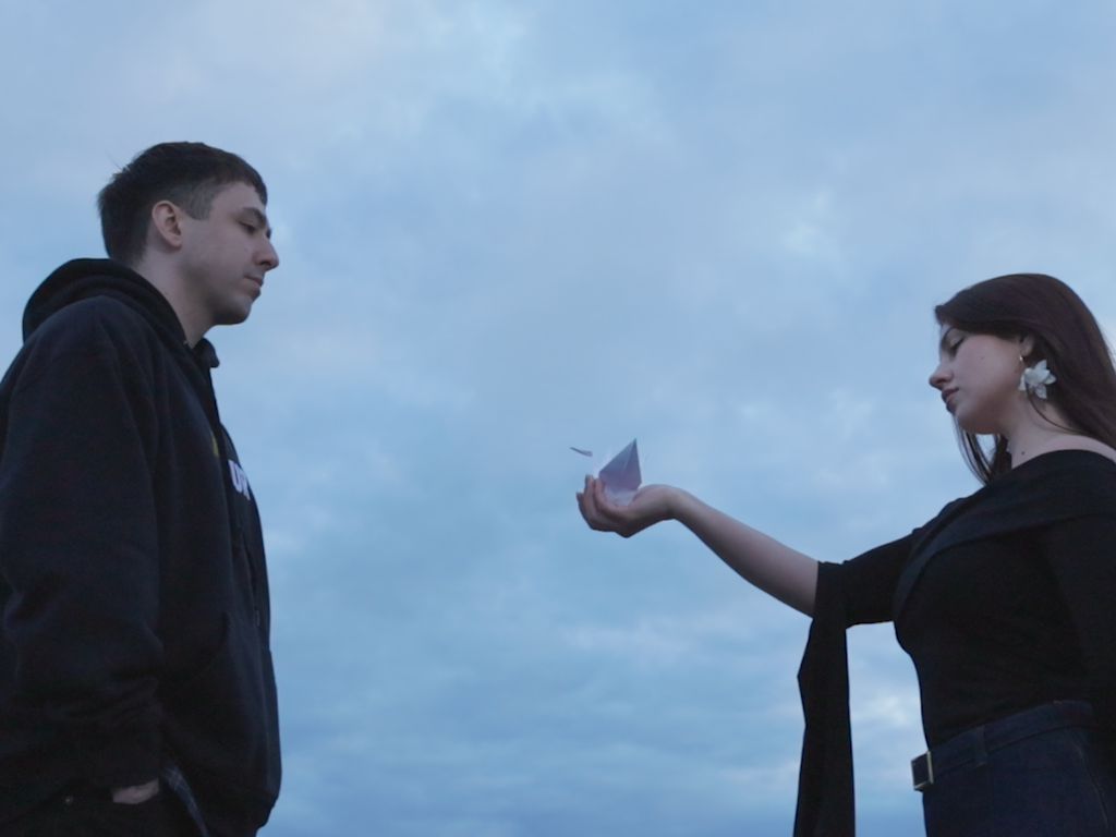 Амура, Envtn — Выдыхаю (Stills from Mood video). Xstazia — музыкальные обложки, арт-дирекшн, режиссура и креативное продюссирование