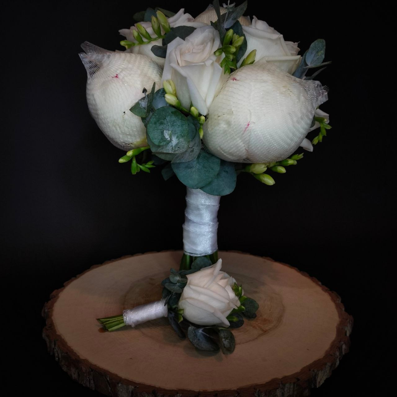 Свадебные букеты и аксессуары. Мария Сурмина-Ким. Флорист