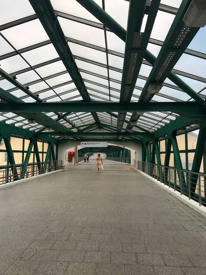 Фотосессия в метро Москвы — портреты на фоне мраморных станций и архитектурных сводов