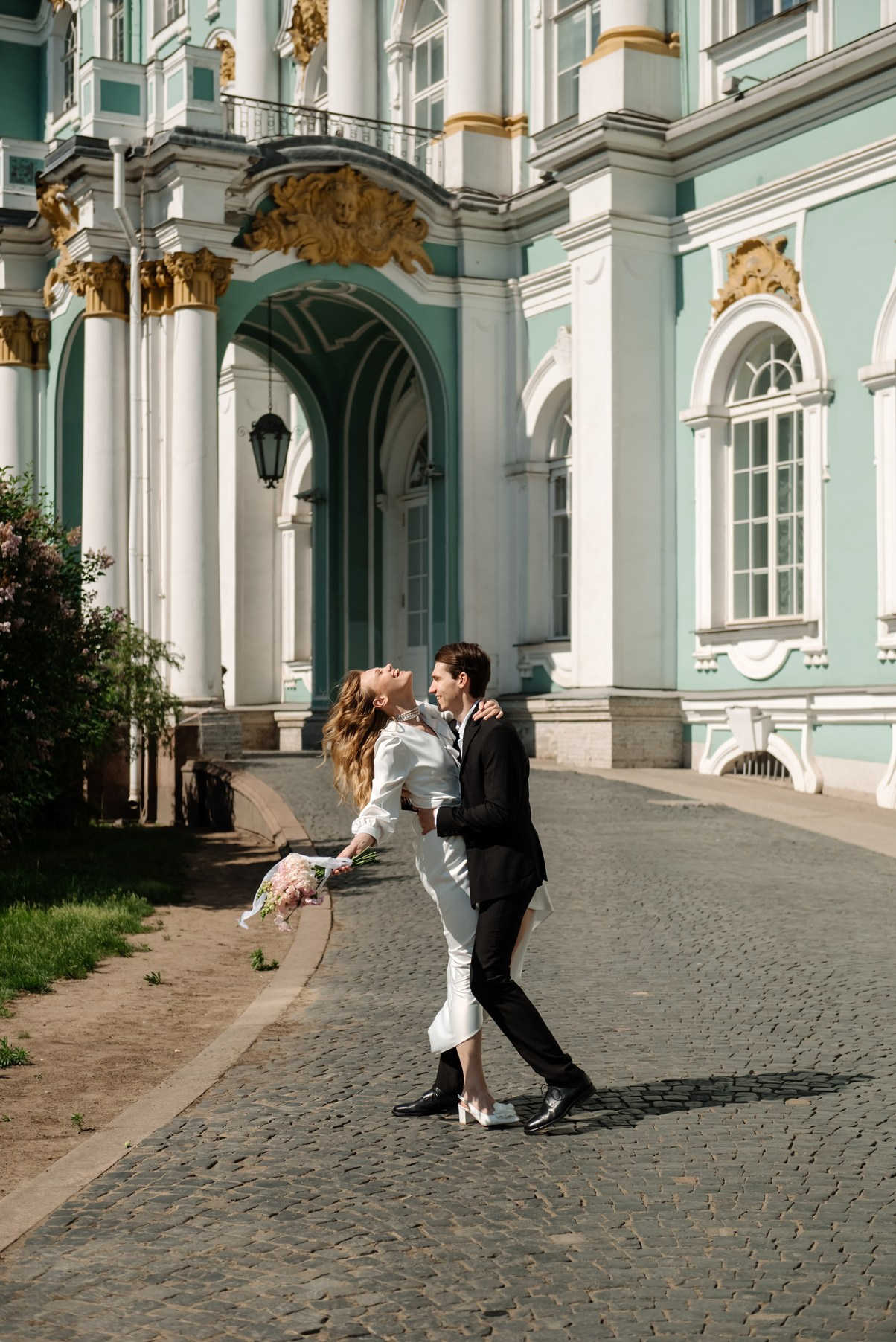 Прогулка у Эрмитажа. Свадебный и сеейный фотограф в Санкт-Петербурге Елена Худякова